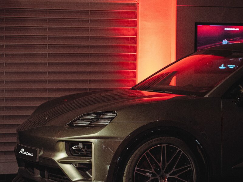 Porsche, orologi e sapori