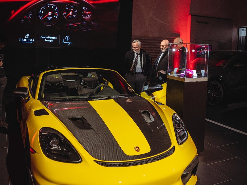 Porsche, orologi e sapori