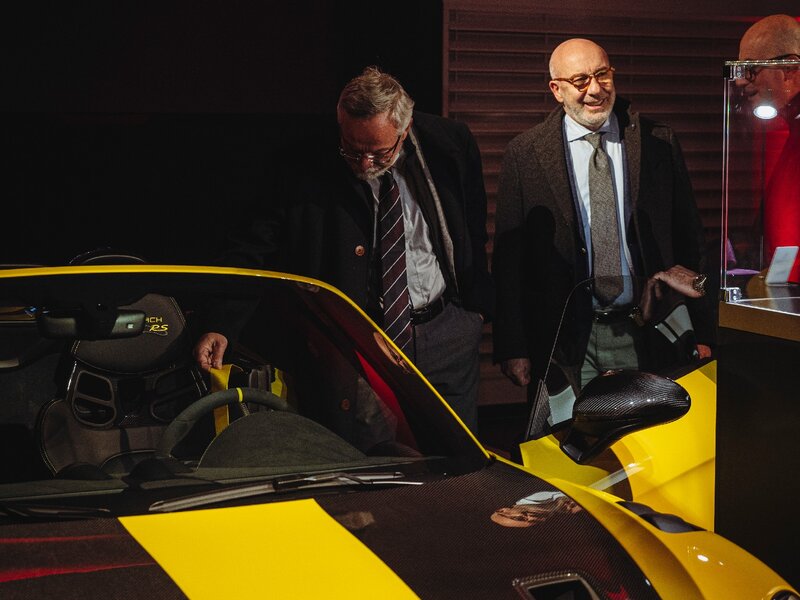 Porsche, orologi e sapori