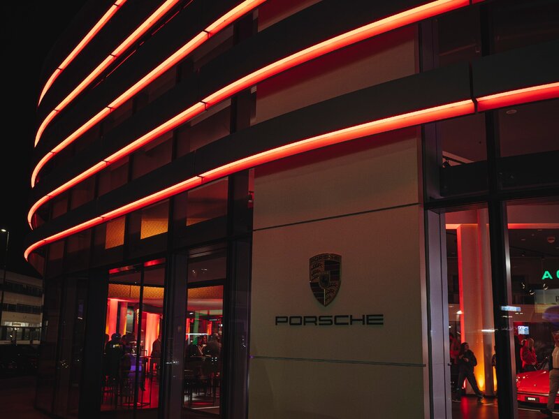 Porsche, orologi e sapori