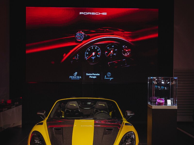 Porsche, orologi e sapori